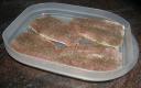 Filets de sardine à la fleur de sel au basilic prêtes à mariner au réfrigérateur.